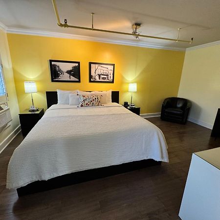 The Sherman Inn เบทส์วิลล์ ภายนอก รูปภาพ